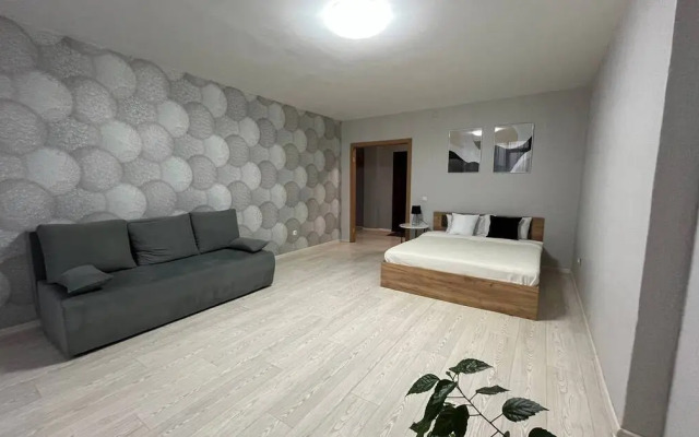 Апартаменты на улице Авиаторов 42