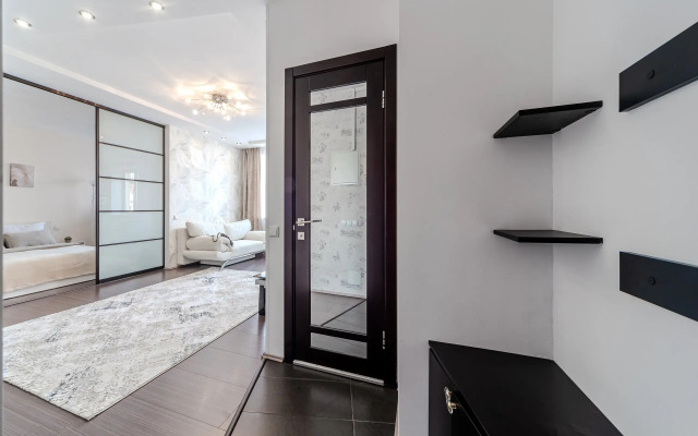 Yevrodvukhkomnatnaya na Prospekte Nezavisimosti Flat