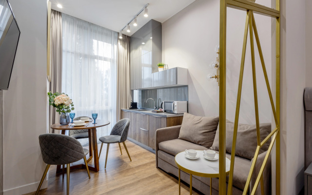 Апартаменты Mirror в центре Сочи