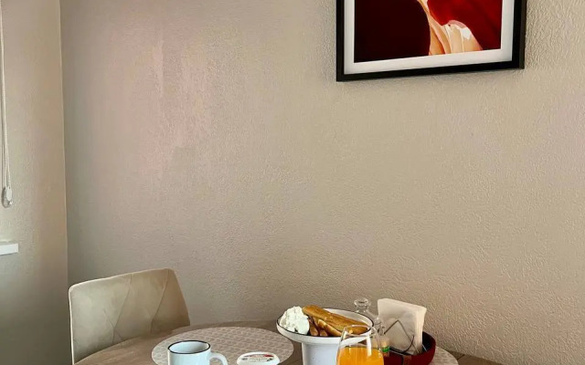 Na Ulitse Krasnokazachyya 84 Flat