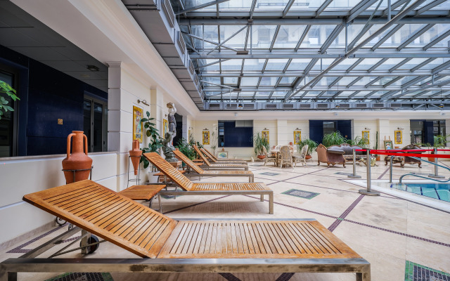 Апартаменты Роскошная квартира Классика с видом на парк