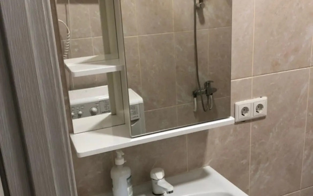 Na Ulitse Lyotchika Ulyyanina 3A Flat