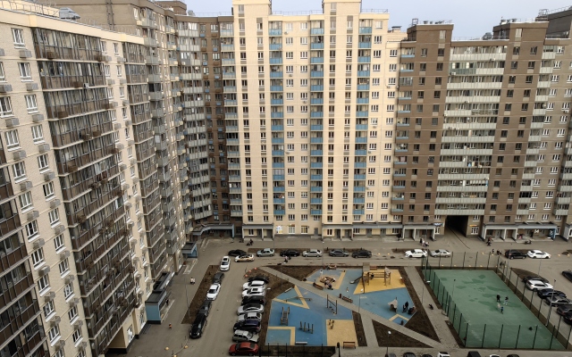 Dvushka Derzkie Koty Milye Pyosiki Flat