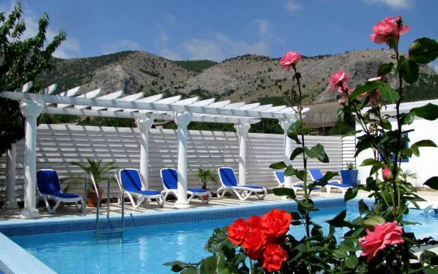 Sunny Holiday Private House