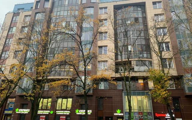 Tryokhkomnatnye Dlya 10 Chelovek Apartments