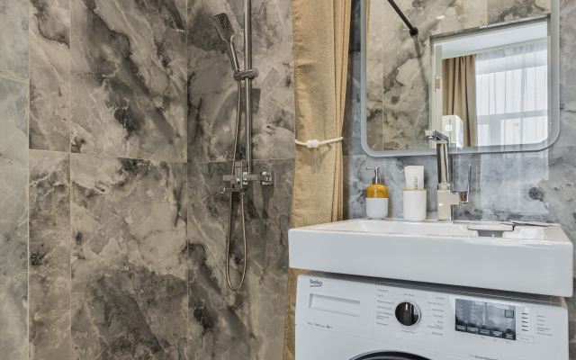 FullHouseApart dizaynerskie trekhmestnye apartamenty na vokzal'noy ploshchadi Apartments