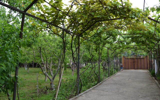 Saguramo Garden Guest House