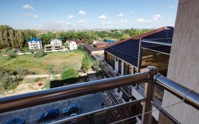 Luna Hotel