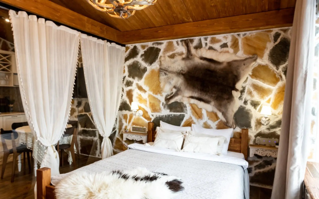 Апартаменты АТМОСФЕРА ШАЛЕ | Австрийский уют на 24-м этаже | Панорама города и рассветы из окна