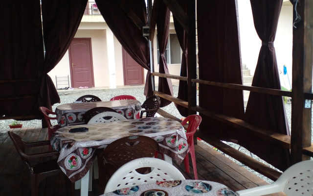 Guest house U Ozera "naala"