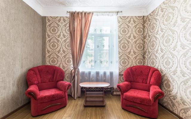 V Tsentre Goroda Oktyabryskiy Prospekt 29 Flat