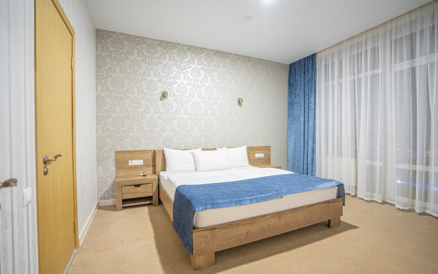 Dream Hotel
