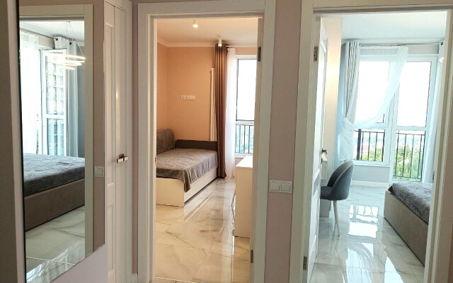 Dvukhkomnatnaya S Panoramnym Vidom Na Yaltinskuyu Bukhtu.Flat