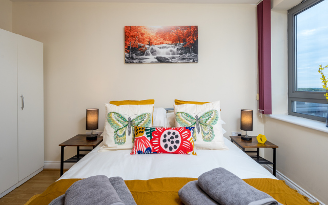 Ashleigh 2 bed apartment in the Centre of Watford