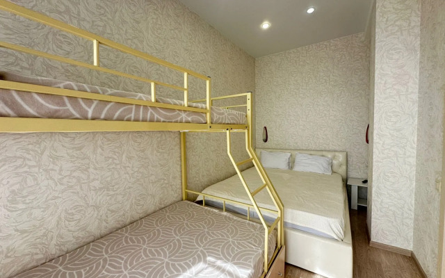 Sovremennaya Kvartira S Vidom Na More Flat 2