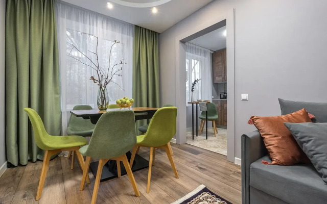 Квартира трехкомнатная Queenstay Остров мечты на Коломенской