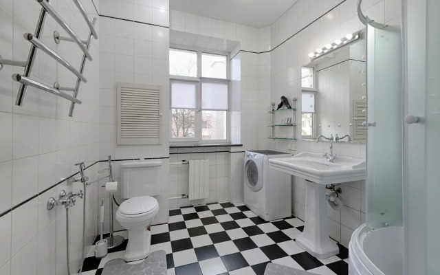 Trekhkomnatnye V Istoricheskom Tsentre Basmanny Tupik Apartments