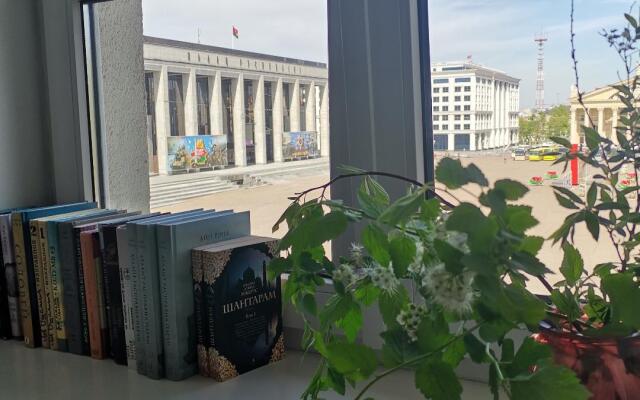Ploschad' Respubliki Apartments
