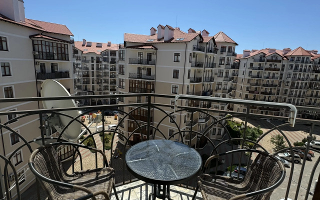 Stilnaya Yevrodvushka S Balkonom Apartments