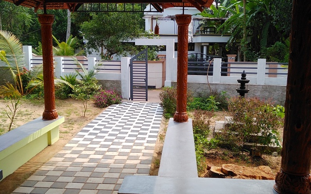 Sreepadmini SS Ayurmadam Guest House