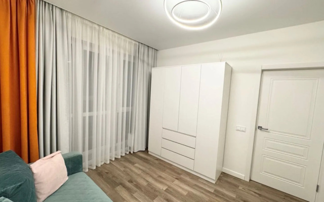 Shikarnaya Dvuhkomnatnaya S Prekrasneyshim Vidom Iz Okna Flat