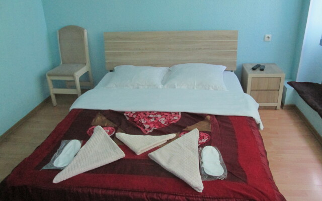 Old Isani Hotel