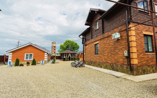 Yasenskaya Kosa-Azovskaya Krasa Guest House
