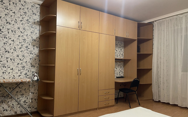 Na Adoratskogo 1 Flat