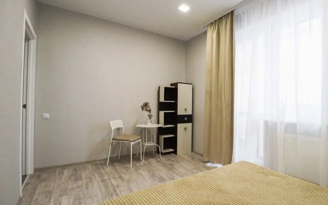 3-kh Komnatnaya V Oruzheynoy Stolitse Flat