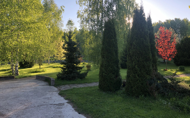 Гостевой Дом с Клёвой Рыбалкой в Своём Пруду, Около Реки