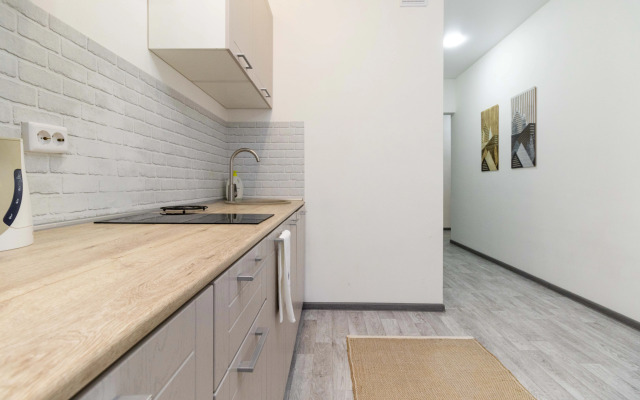 Квартира с желтым диваном