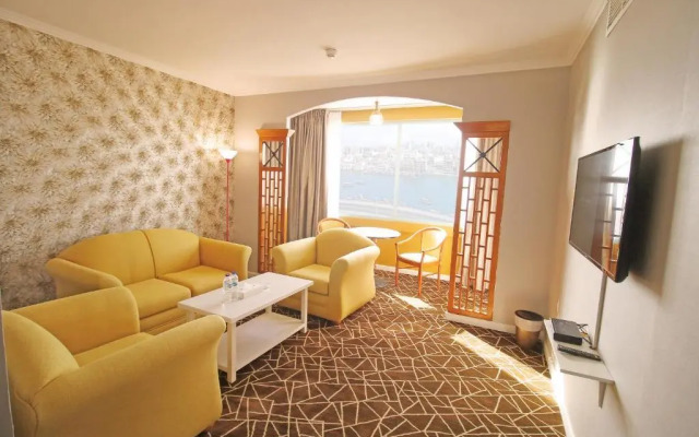 Отель The George Hotel