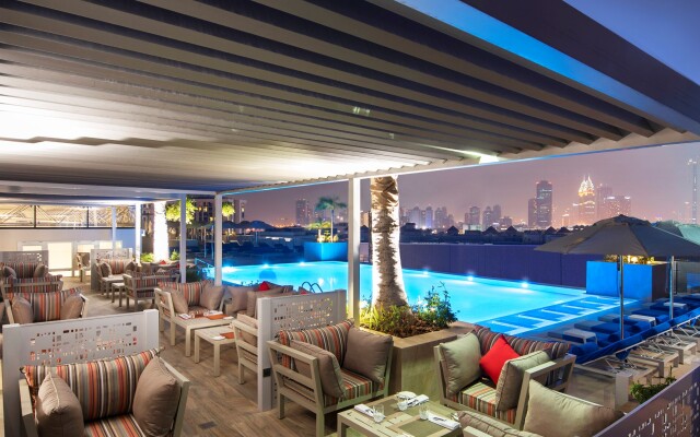 Grand Cosmopolitan Hotel