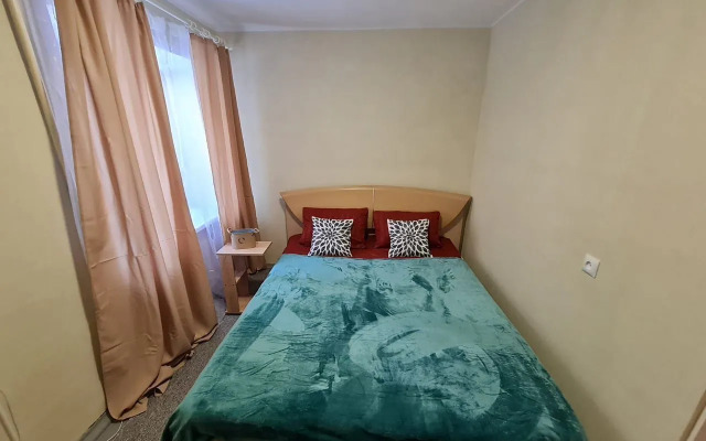 Na Narodovolcheskoy Ulitse 4 Flat