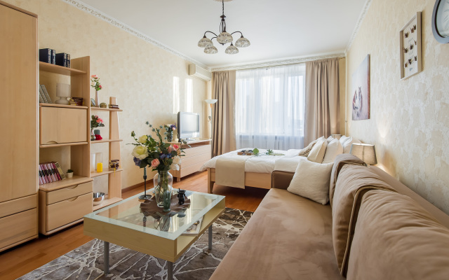 GM s Vidom na Zoopark i Moscow city Apartments