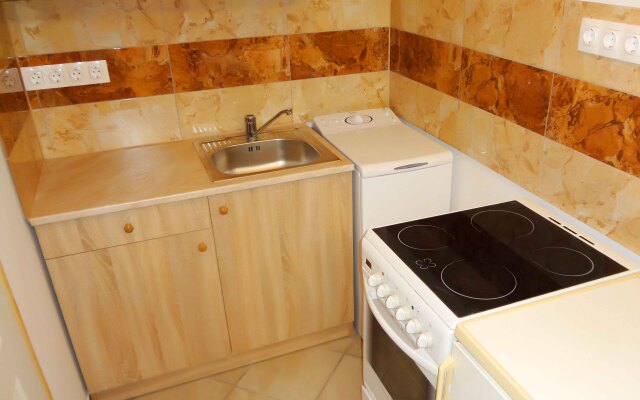 Lorabel Apartment House