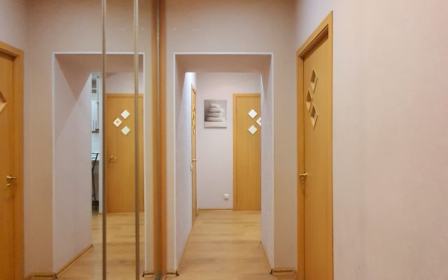 Апартаменты на Челюскинцев 7