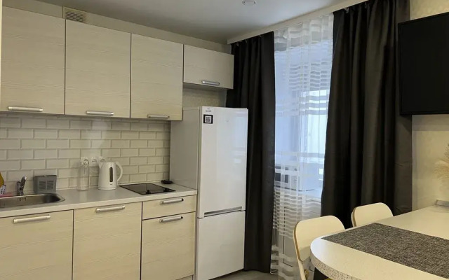 Komfortnaya studiya ryadom so sklonom Flat