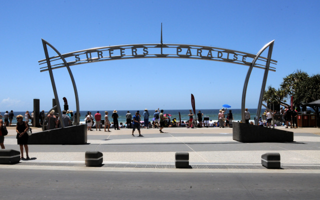 Surfers Paradise Three Bedroom With Pool and Spa Access