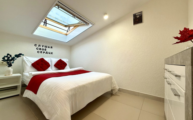 Апартаменты №8 "Полулюкс" на мансардном этаже