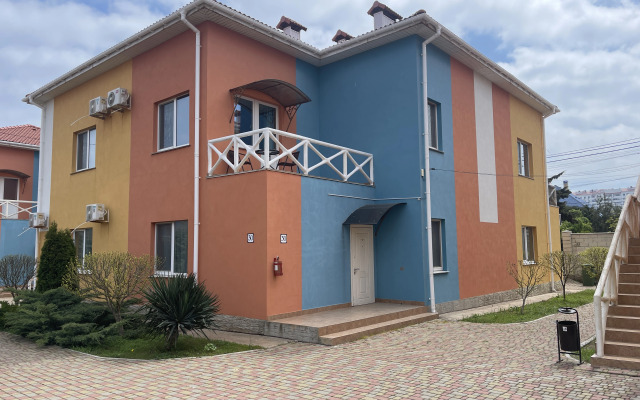 Апартаменты с бассейном и рядом с морем