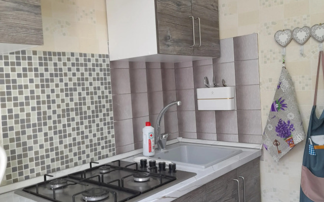 V Tsentre U Ozera Obertayh Flat