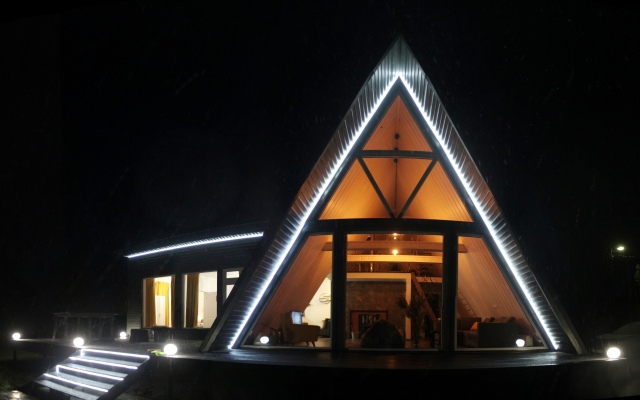 Shvartsvald A-Frame S Saunoj House