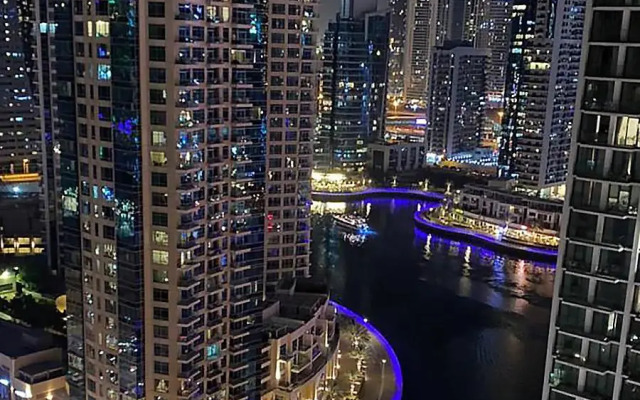 Boris Capsule JBR Hostel