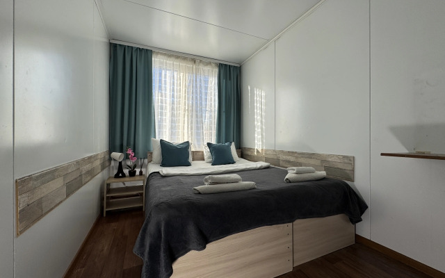 Samolet Guest House