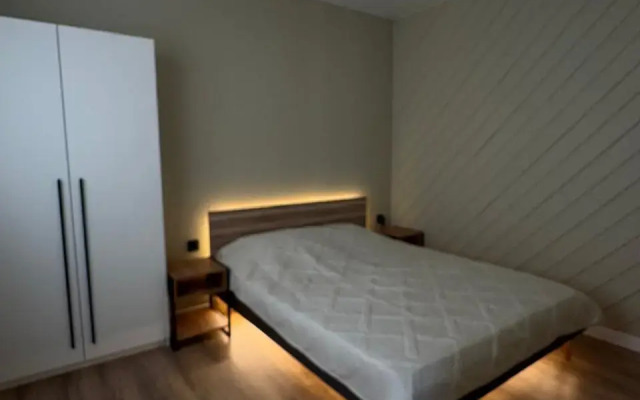 S Novym Dizaynerskim Remontom I Mebelyyu Private house