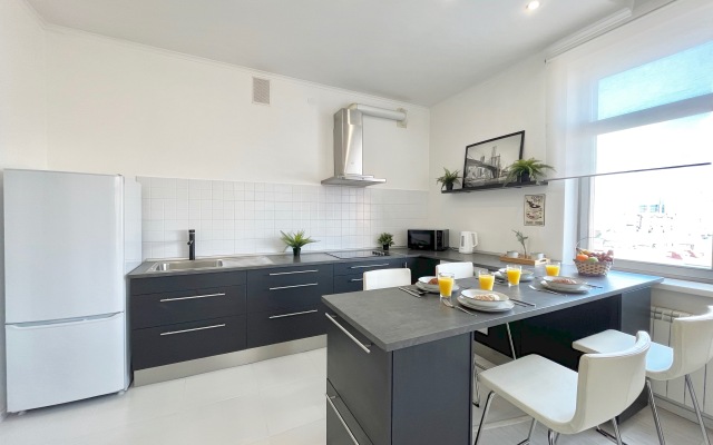 Svetlaya 3 Komnatnaya Kvartira v ZHK Bereg SUNVILLES Apartments