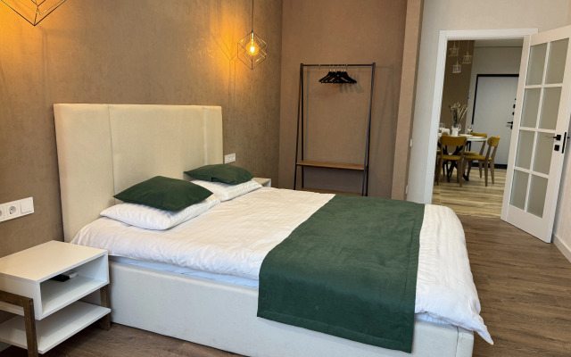 Trekhkomnatnaya v kurortnoy zone Flat