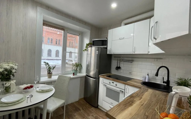 Na Ul. Mukhina 1 Flat