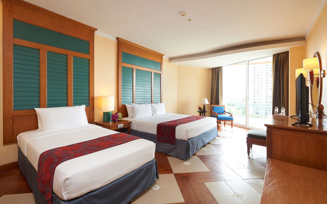 Long Beach Garden Hotel & Pavilions